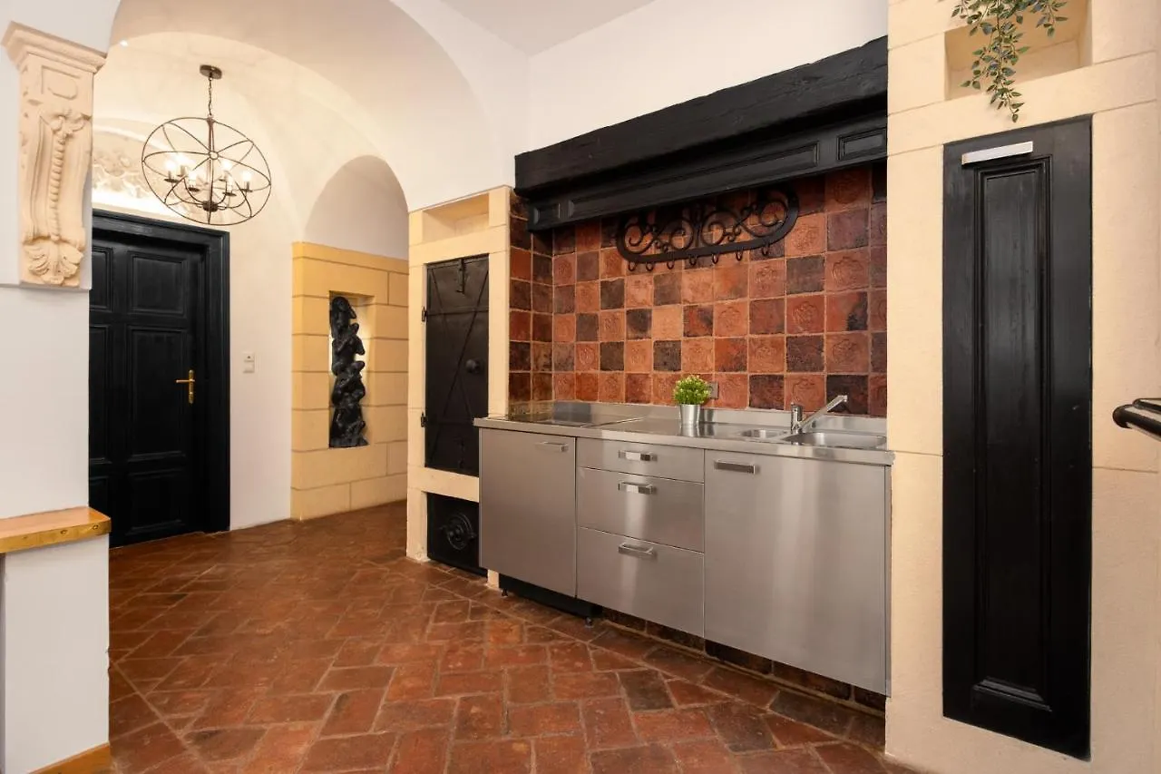 וינה Castello Apartments